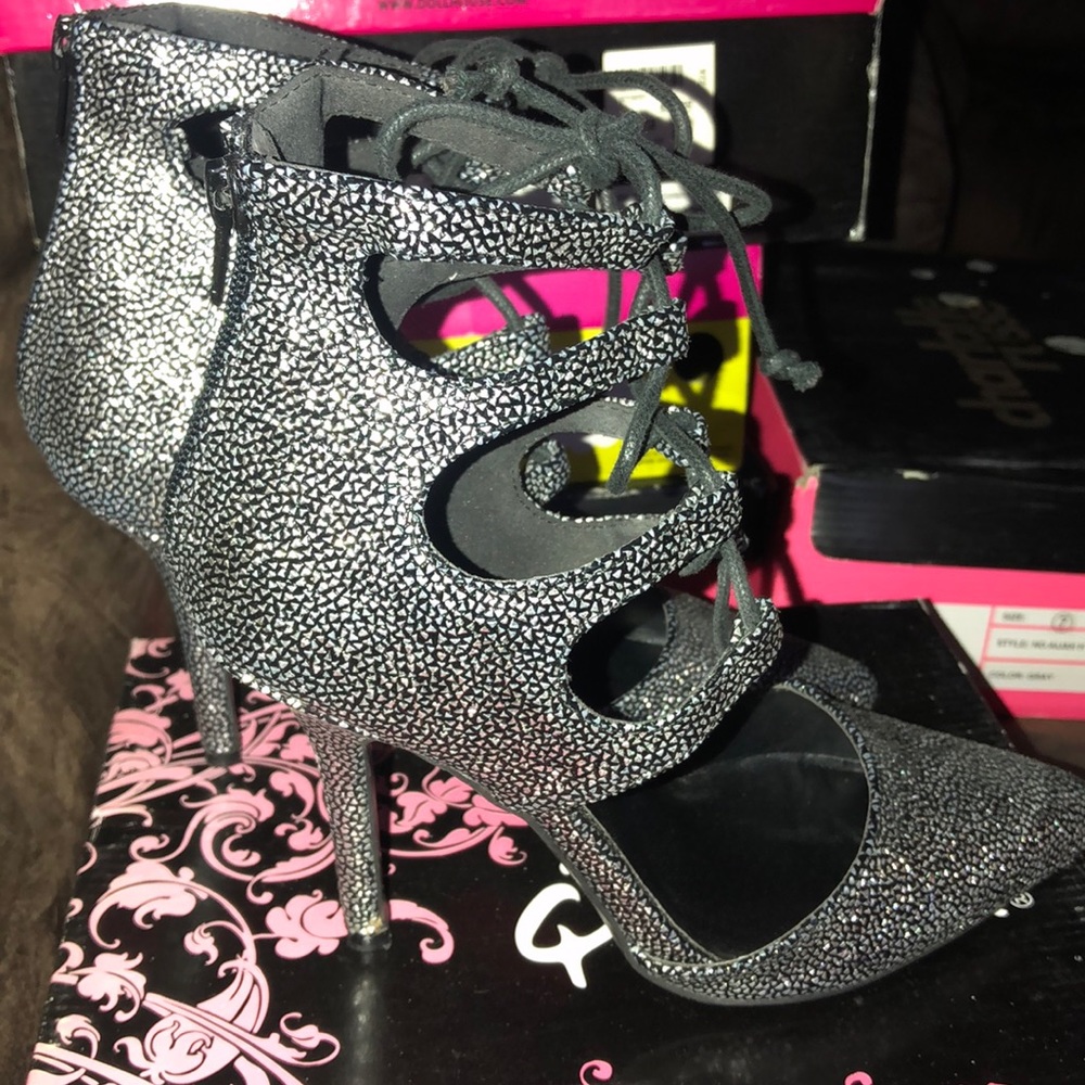 Heels - Picture 2 of 2